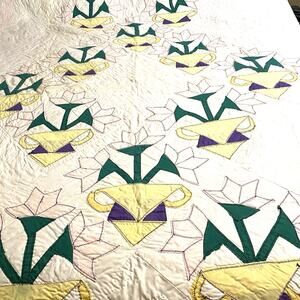 Vintage MCM 60s-70s Applique Handmade Stitched Quilt Blanket Twin 84x66” Floral